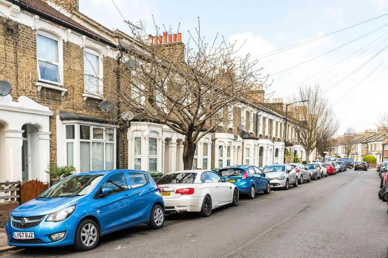 Marvellous Peckham City Break Apartment London